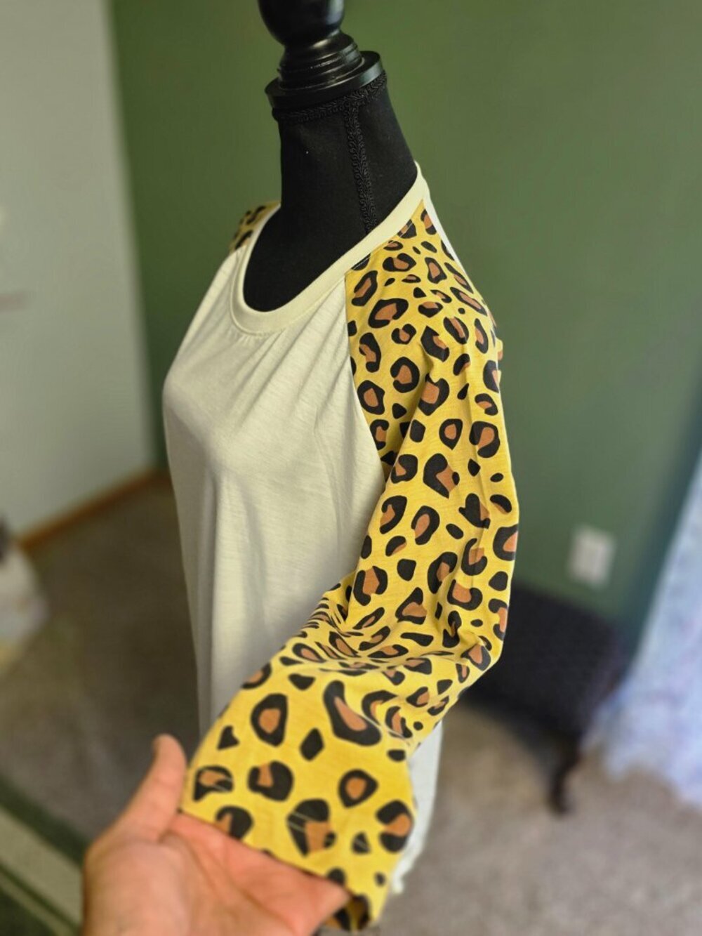 Leopard Print Raglan Tee XL Cream & Animal Print 3/4 Sleeve Casual Top
